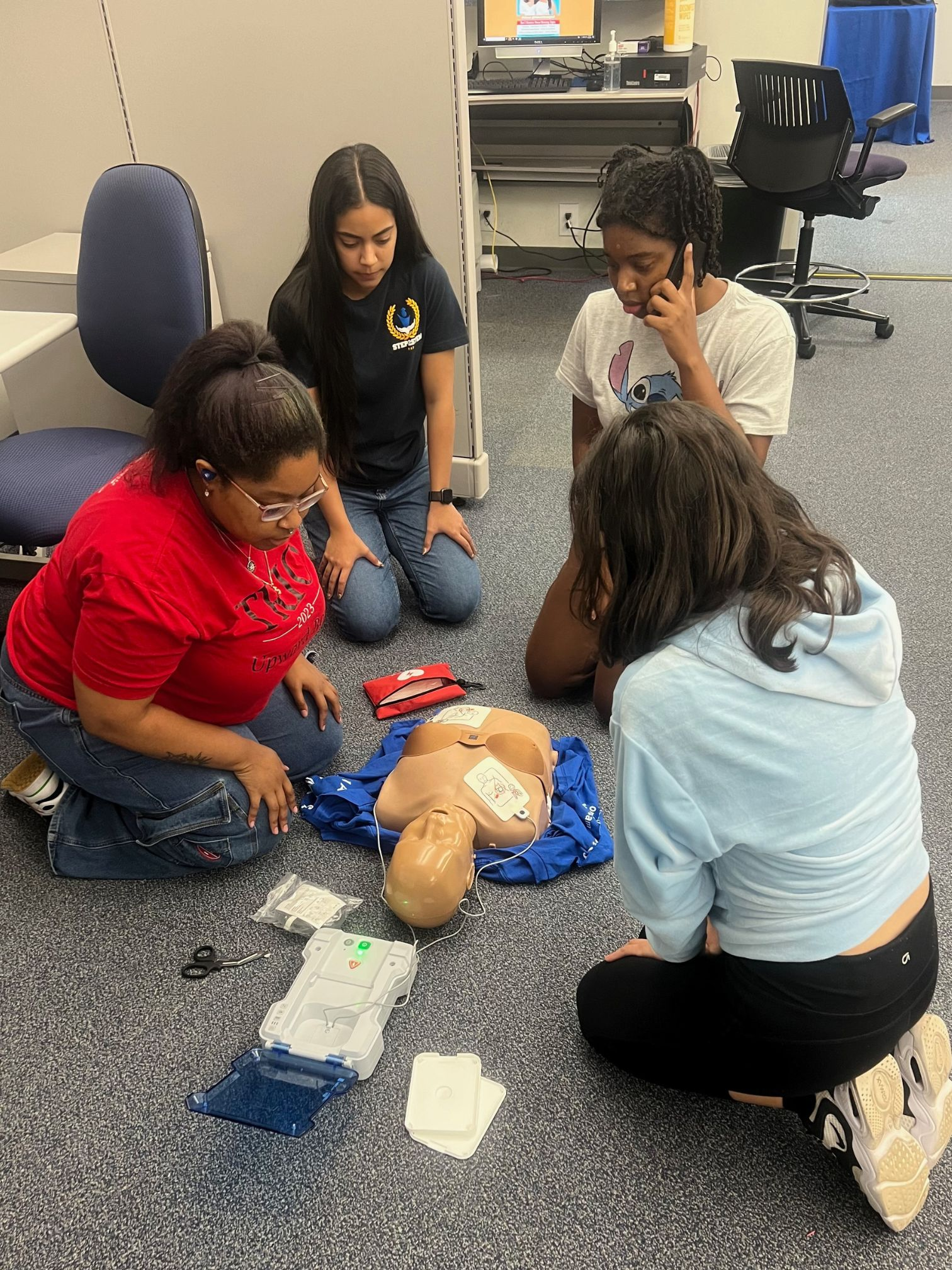 heartcharged-teaching-next-generation-of-lifesavers.webp heartcharged-teaching-next-generation-of-lifesavers with cpr